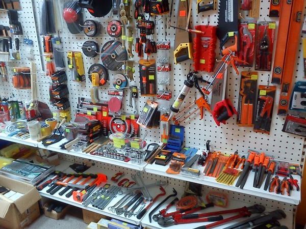 крючки для торговых стеллажей с перфорацией.jpg