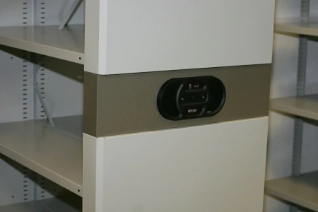 Стеллаж мобильный архив с электронным управлением от компании Абсолют