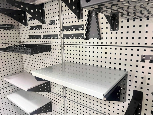 Шкаф роллетный, трехсекционный 1500х4650х900