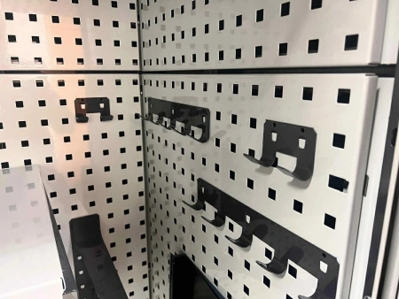 Шкаф роллетный, трехсекционный 1500х4650х600 от компании Абсолют