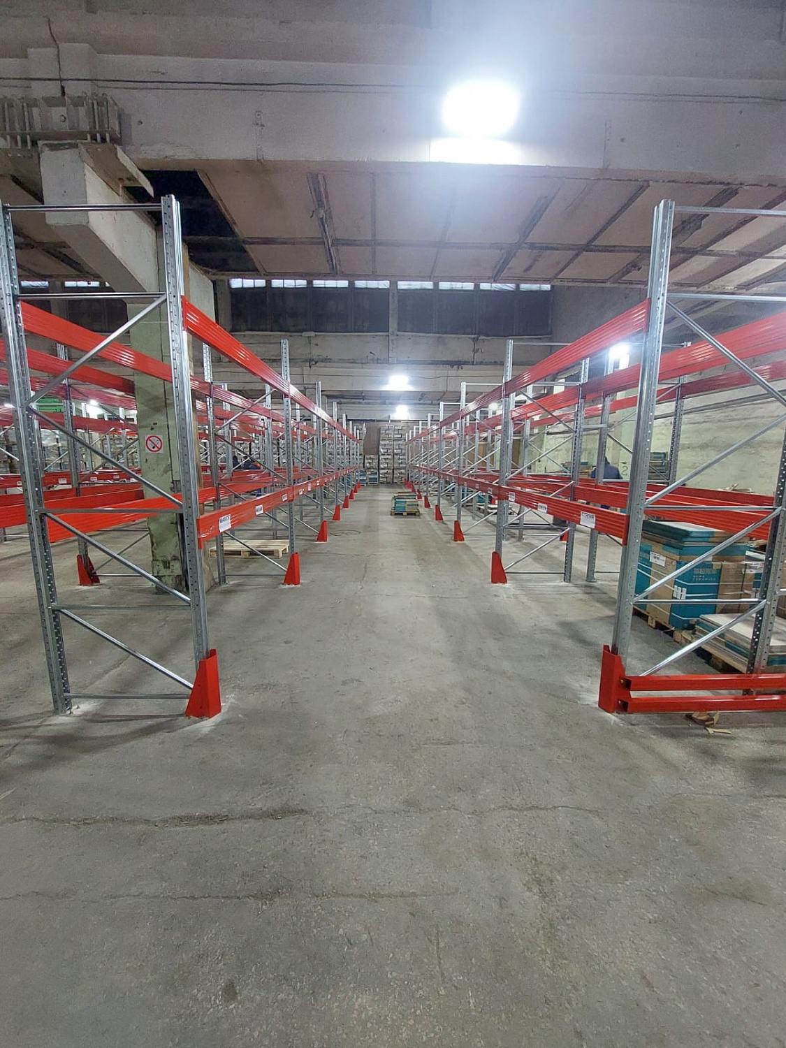 Обустройство склада паллетными стеллажами