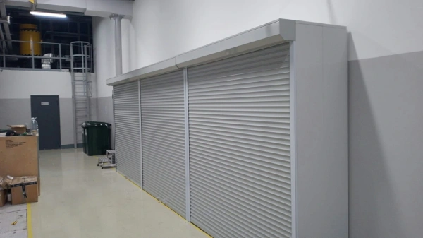 Шкаф роллетный, трехсекционный 1500х4650х600